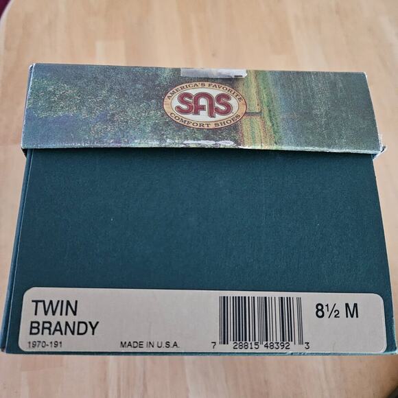 SAS Twin Slip On Leather Loafer - Brandy Brown - sz 8.5M -missing insoles - Picture 2 of 9